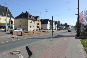 Hochbahnsteig "Koblenzer Straße" in Bielefeld: Schlicht und funktional