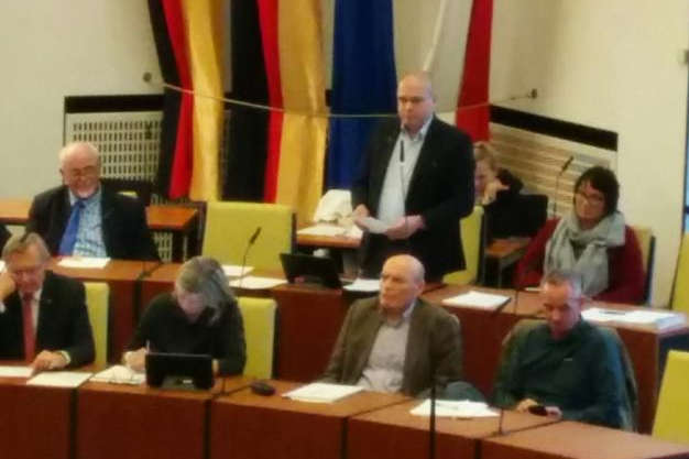 Ratsherr Hillbrecht hält sein Abschiedsstatement im Rat der Stadt Hannover