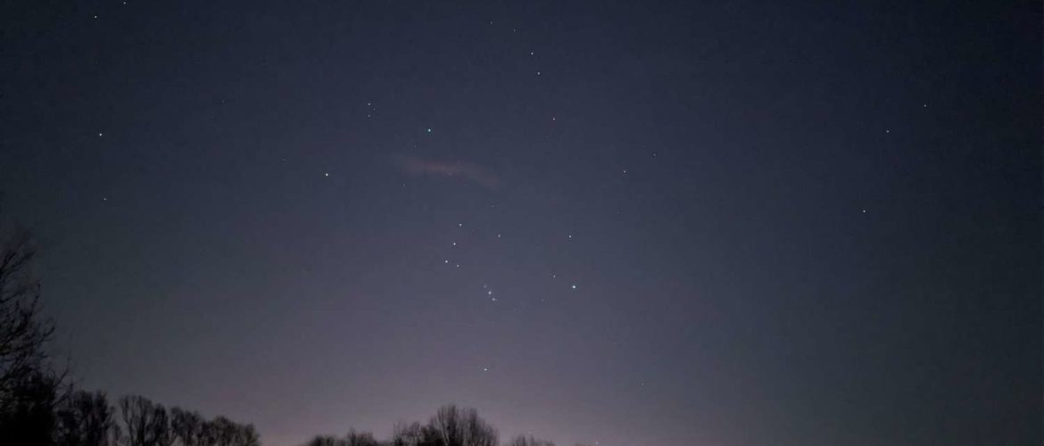 Sternenhimmel über der Ricklinger Masch mit Sternbild Orion, Hannover, Januar 2020